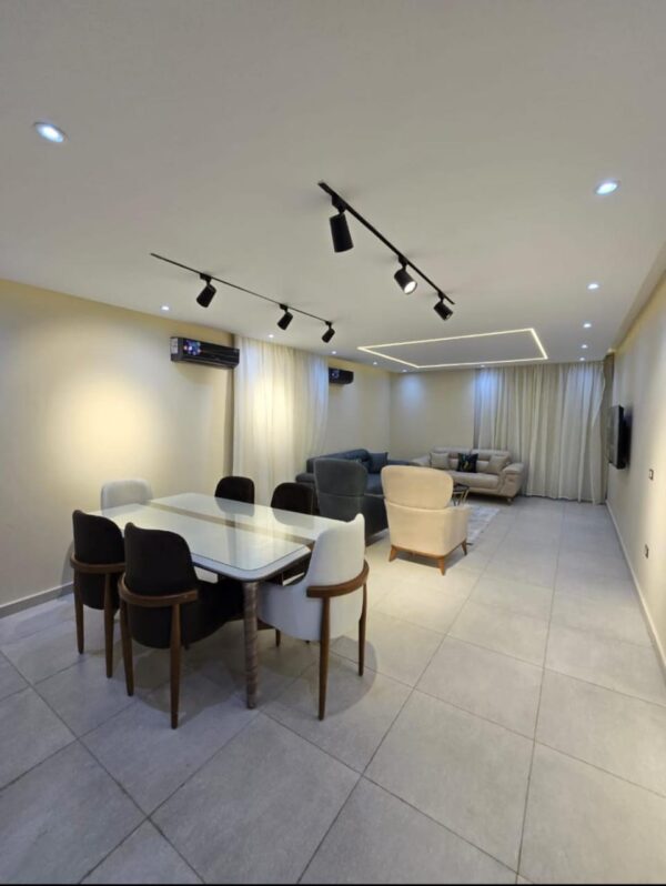 شقه مفروشه فندقيه