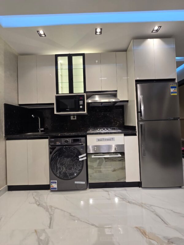 شقه مفروشه للايجار بشارع عبد العزيز طلعت حرب