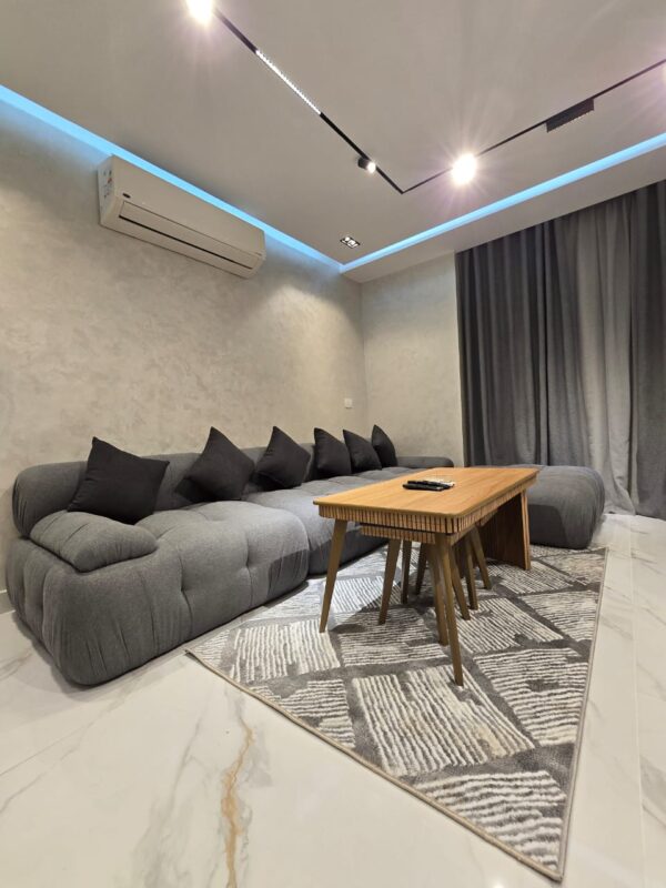 شقه مفروشه للايجار بشارع عبد العزيز طلعت حرب