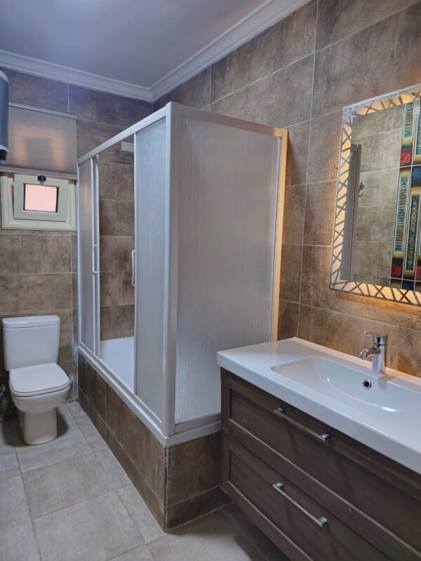 شقه مفروشه فندقيه بشارع عبد الحكيم الرفاعي