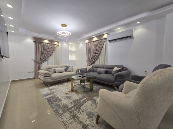 شقه مفروشه فندقيه بشارع عبد الحكيم الرفاعي