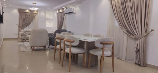 شقه مفروشه فندقيه بشارع عبد الحكيم الرفاعي