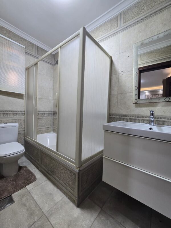 شقه مفروشه فندقيه بشارع عبد الحكيم الرفاعي